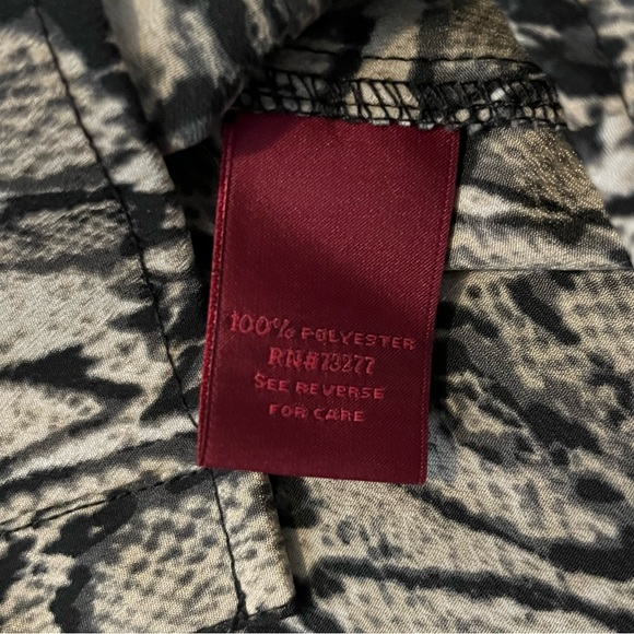 Python Print Blouse - Picture 6 of 6